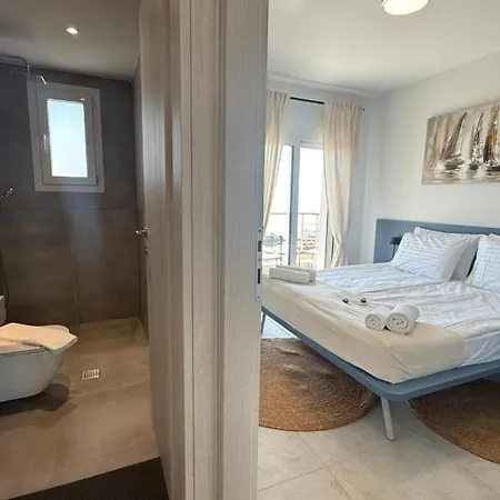 Luxury 2-bedroom With Sea View And Jacuzzi - Maria شقة Nea Kallikrateia