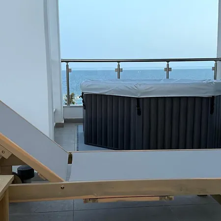 Luxury 2-bedroom With Sea View And Jacuzzi - Maria شقة *