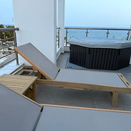 Luxury 2-bedroom With Sea View And Jacuzzi - Maria
