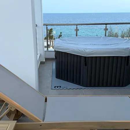 Luxury 2-bedroom With Sea View And Jacuzzi - Maria