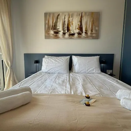 Luxury 2-bedroom With Sea View And Jacuzzi - Maria